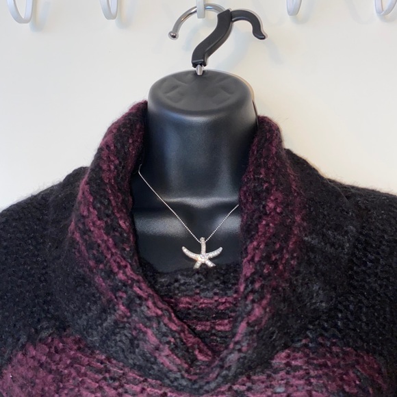 💫 VENUS CONTRASTED FRINGE TURTLE NECK SWEATER. - Picture 4 of 5